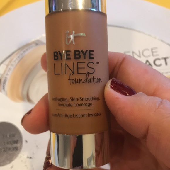 It cosmetics bye bye lines foundation - Picture 4 of 9